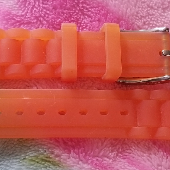 7 18mm silicon watch bands - Picture 2 of 3